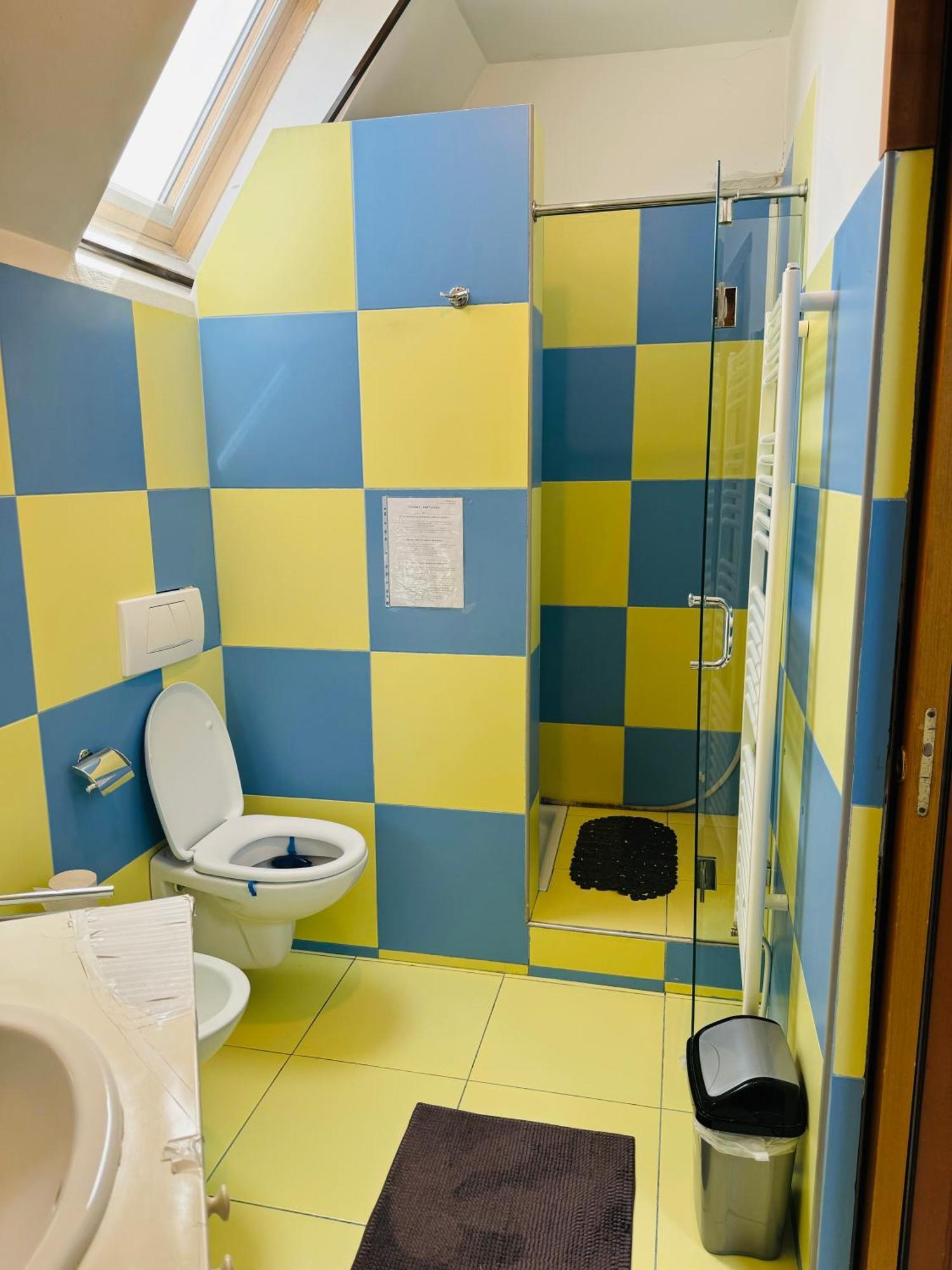 Central Hostel Partener Oradea Eksteriør billede