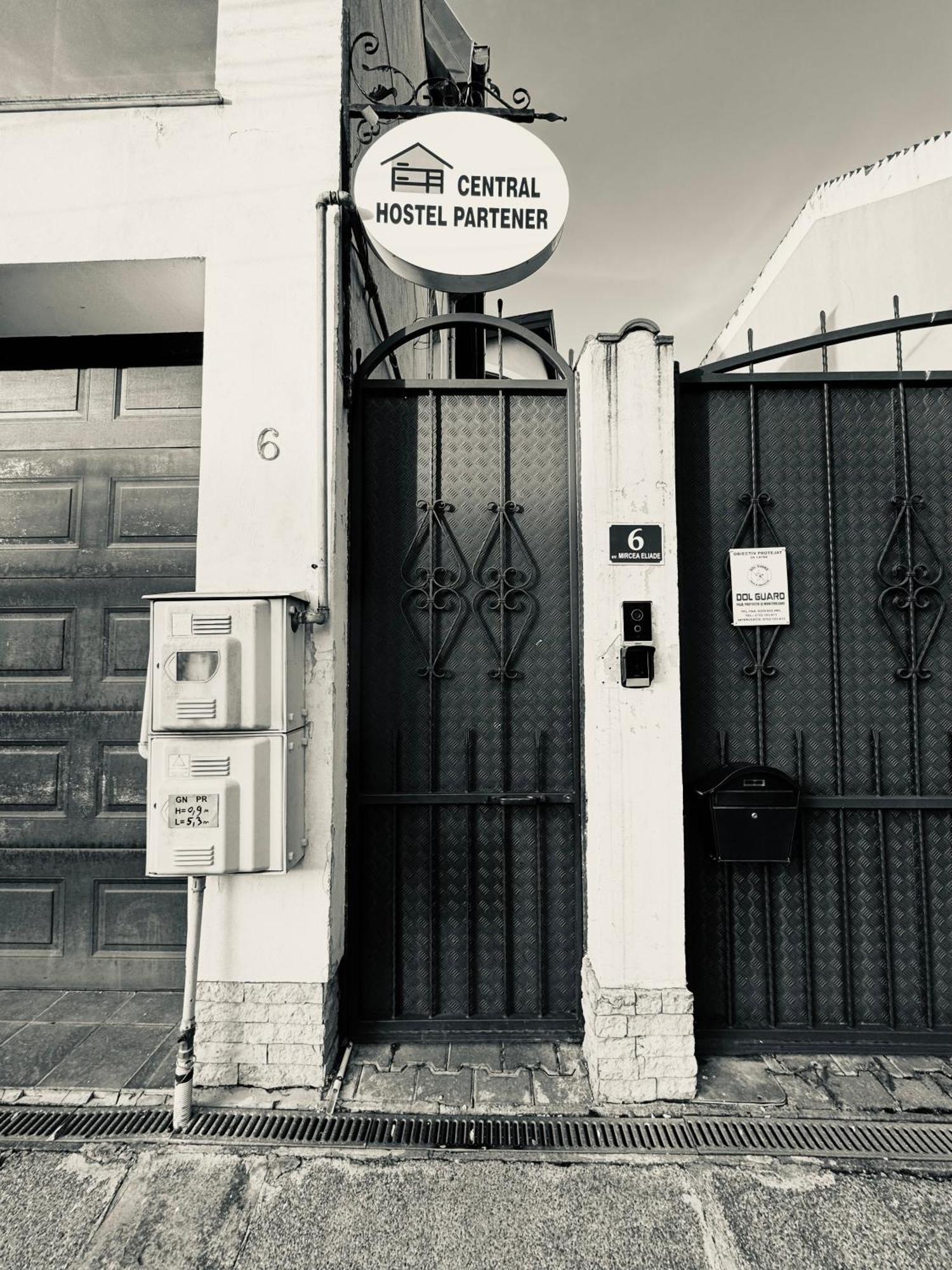 Central Hostel Partener Oradea Eksteriør billede