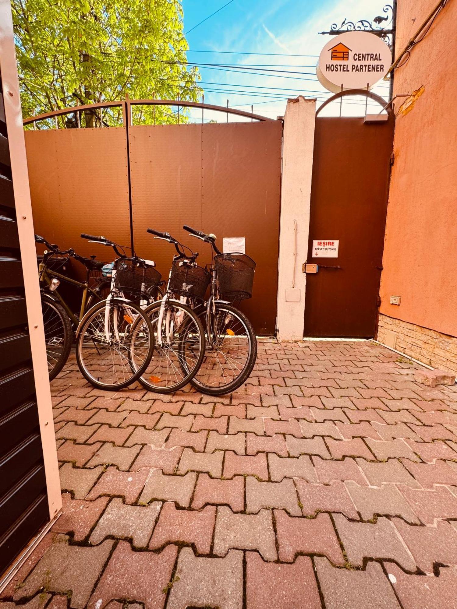 Central Hostel Partener Oradea Eksteriør billede